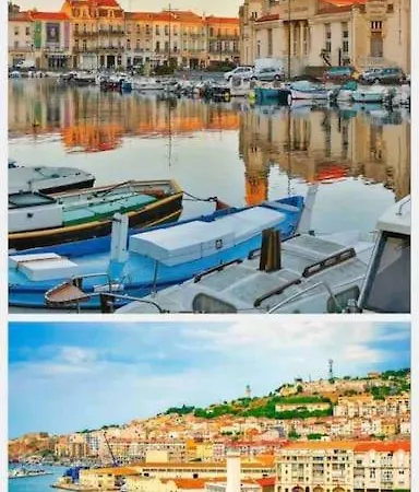 Vue Mer/port Au Centre Port אגדה