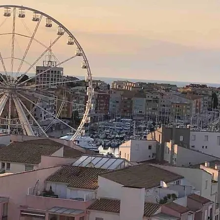 Vue Mer/port Au Centre Port אגדה